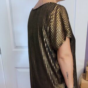 Ladies Dex Black and Gold Glossy Top, Size 1X EUC